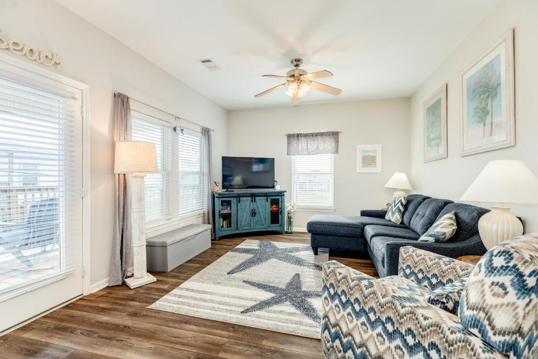 Photo of Livingroom in Terramar Beach