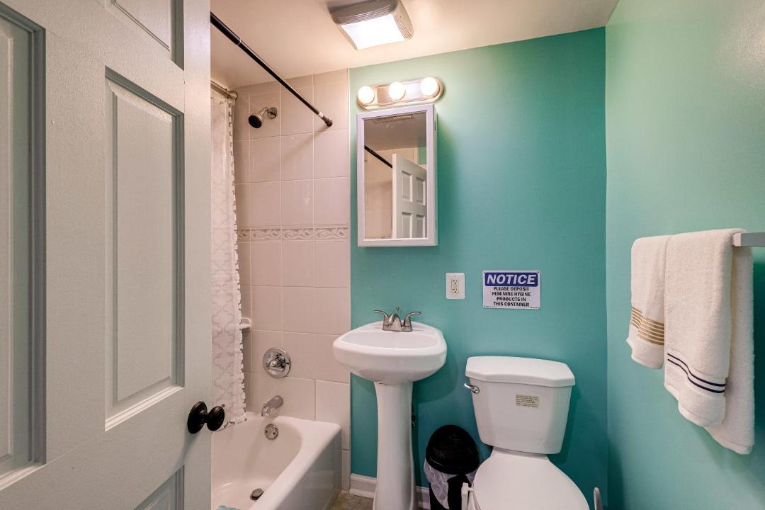 Photo of Bathroom in Seminary Hill