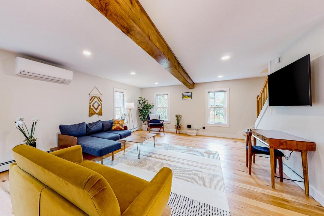 Photo of Livingroom in Hydeville