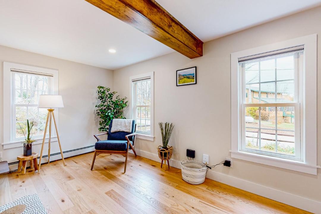 Photo of Livingroom in Hydeville