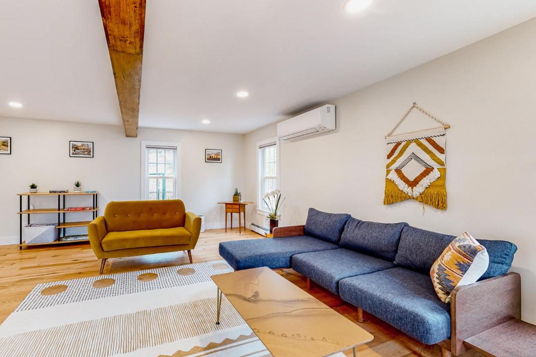 Photo of Livingroom in Hydeville