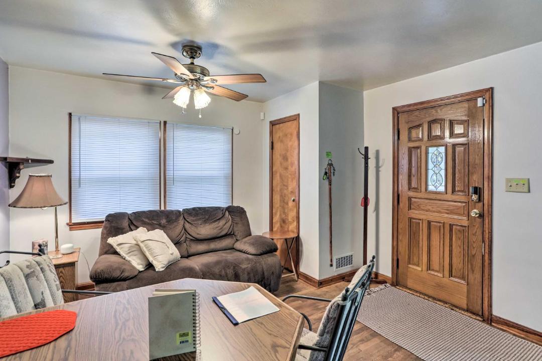 Photo of Livingroom in Elyria