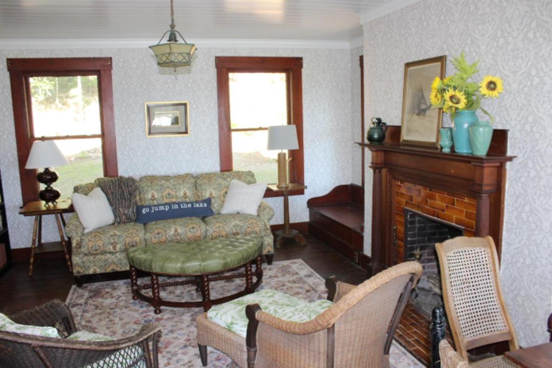 Photo of Livingroom in Holderness
