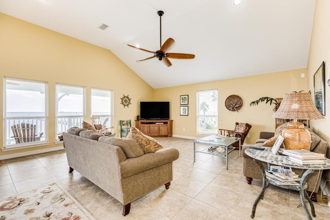 Photo of Livingroom in Dickinson