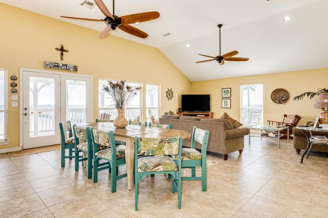 Photo of Livingroom in Dickinson