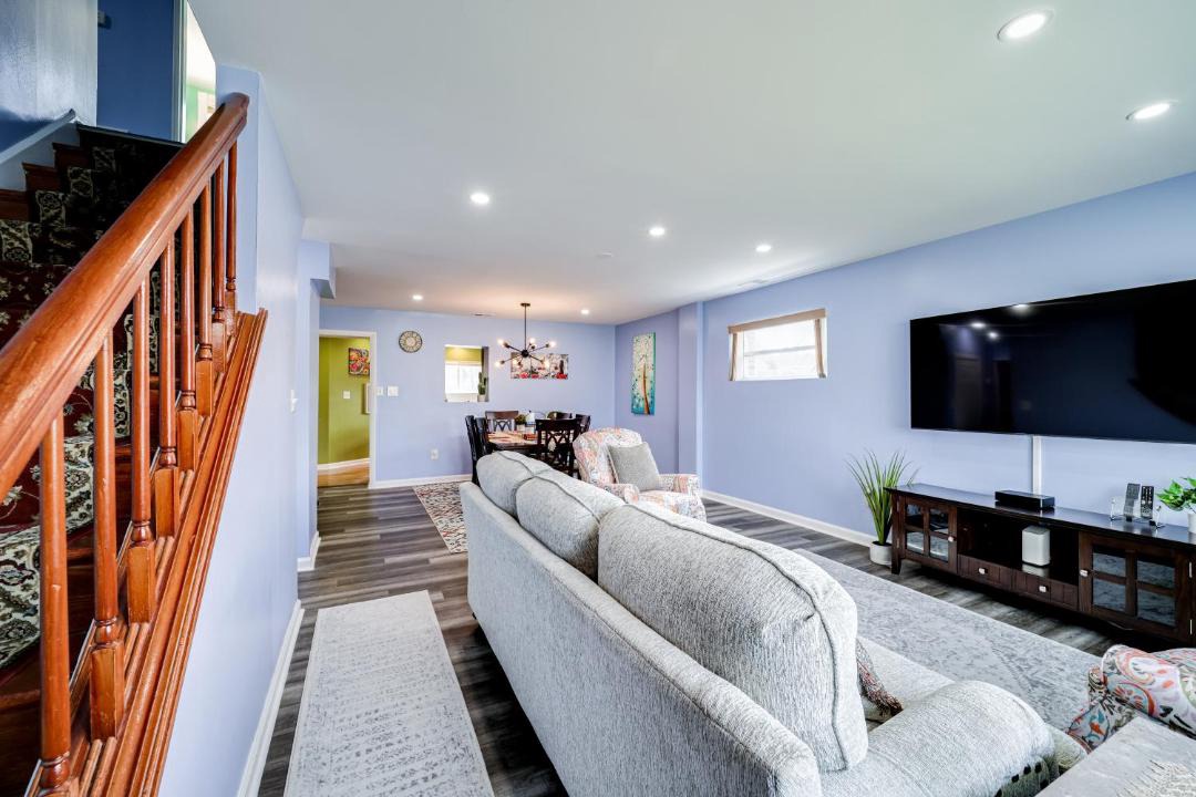 Photo of Livingroom in Seminary Hill