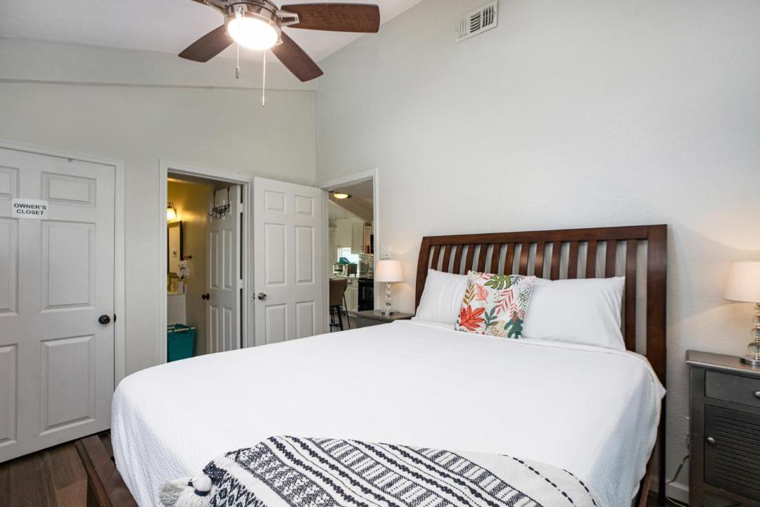 Photo of Bedroom in Jamaica Beach