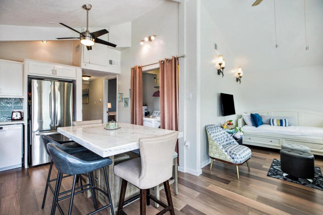 Photo of Livingroom in Jamaica Beach