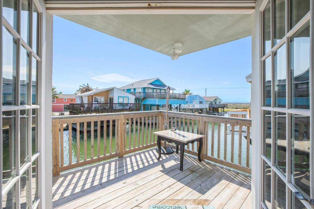 Photo of Patio Balcony in Jamaica Beach