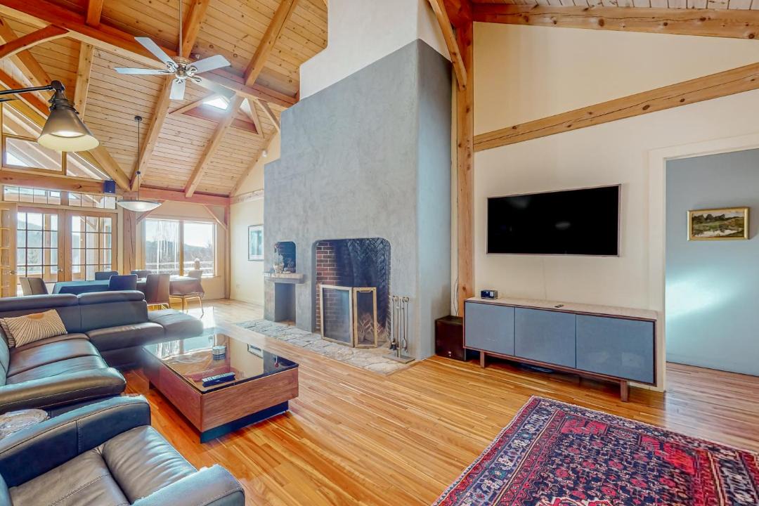 Photo of Livingroom in Underhill