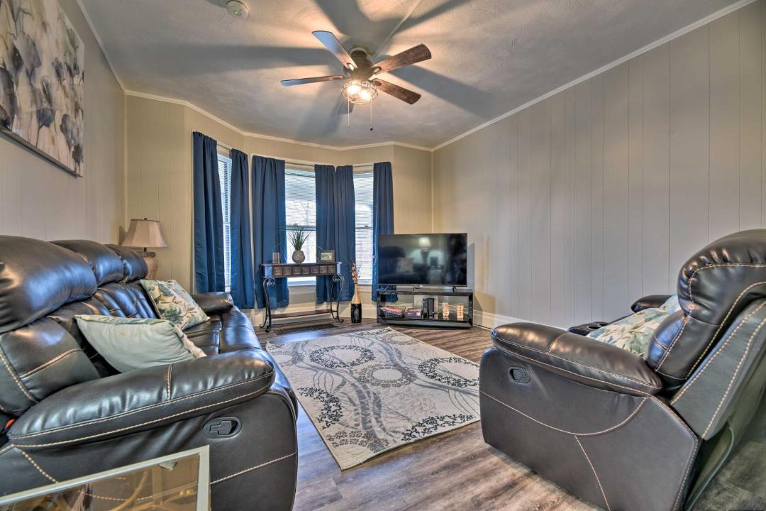 Photo of Livingroom in Niagara Falls