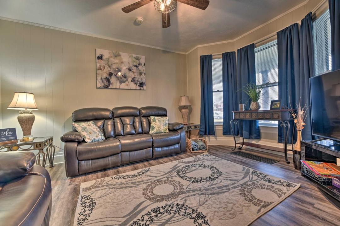 Photo of Livingroom in Niagara Falls