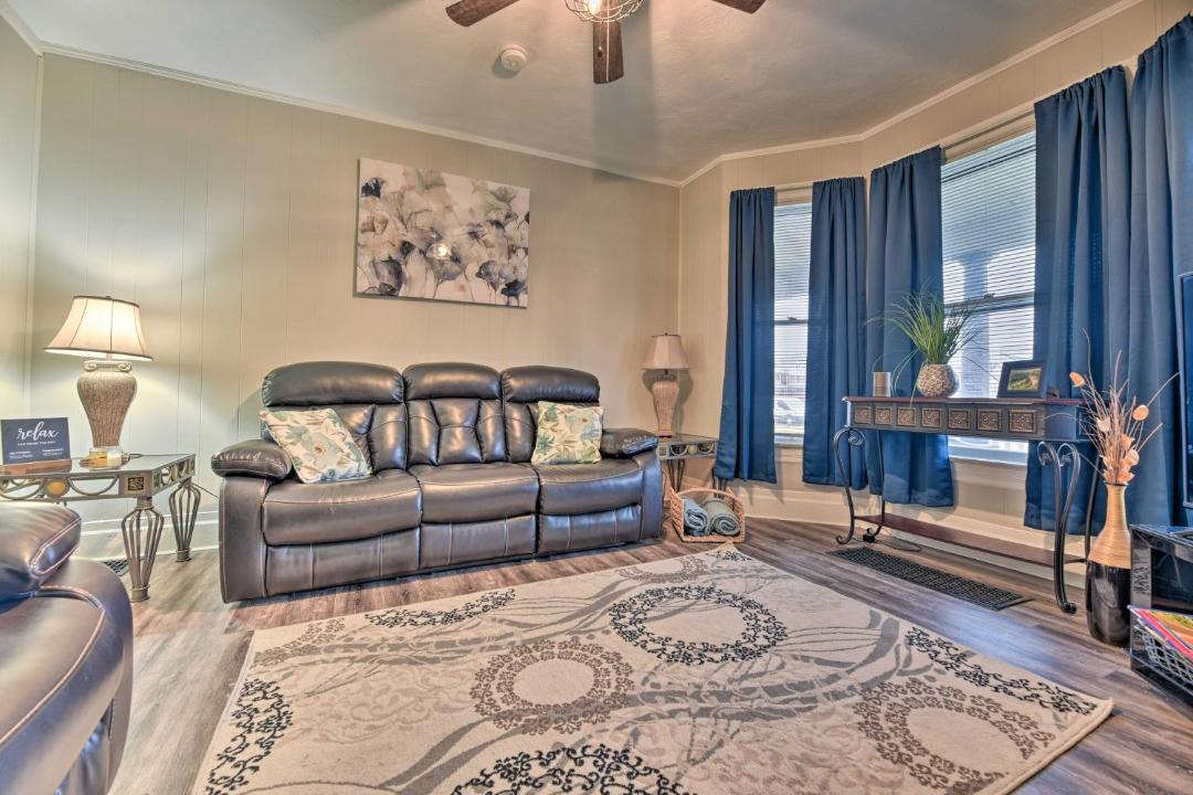 Photo of Livingroom in Niagara Falls