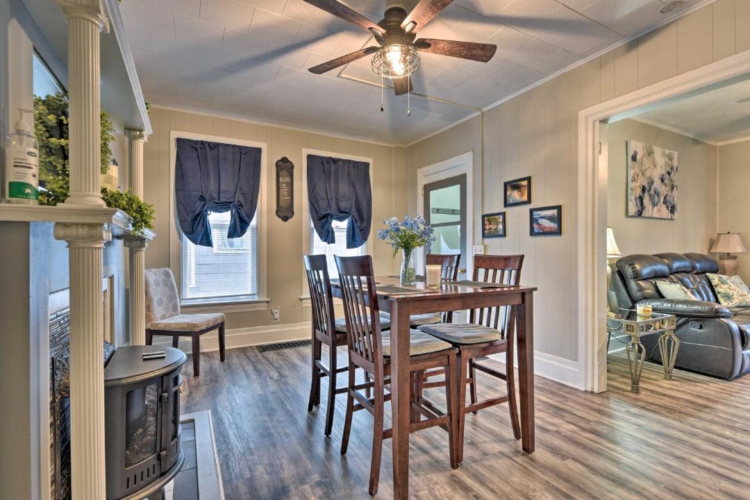 Photo of Livingroom in Niagara Falls