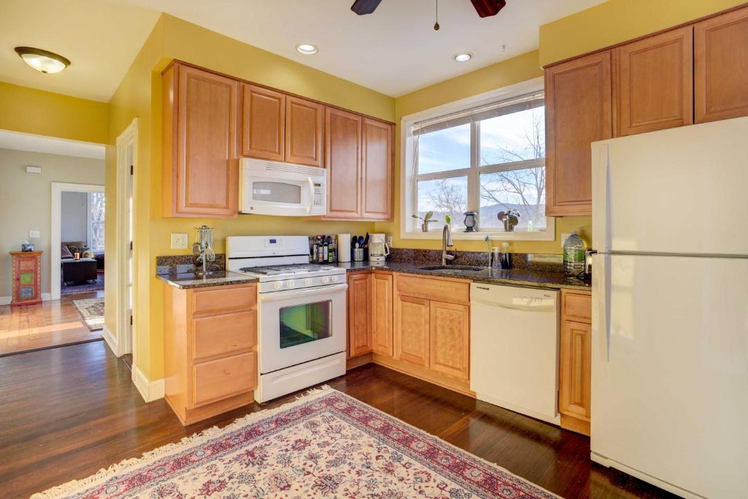Photo of Kitchen in Village of Waterford