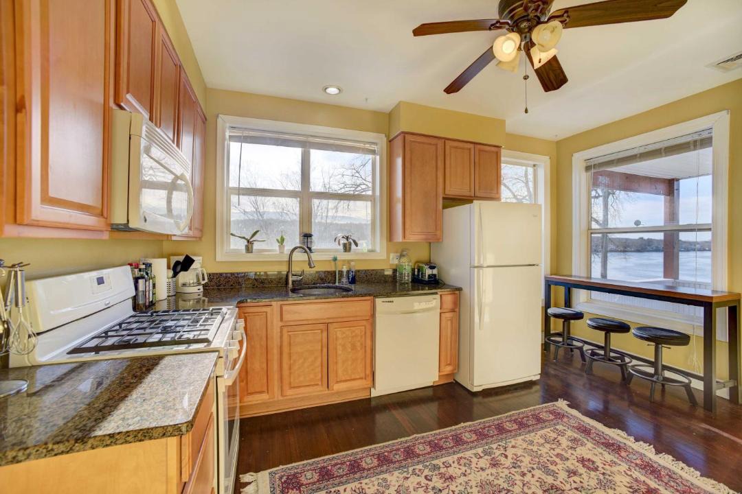 Photo of Kitchen in Village of Waterford