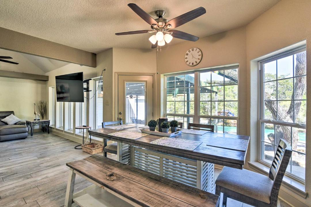 Photo of Livingroom in Hitchcock