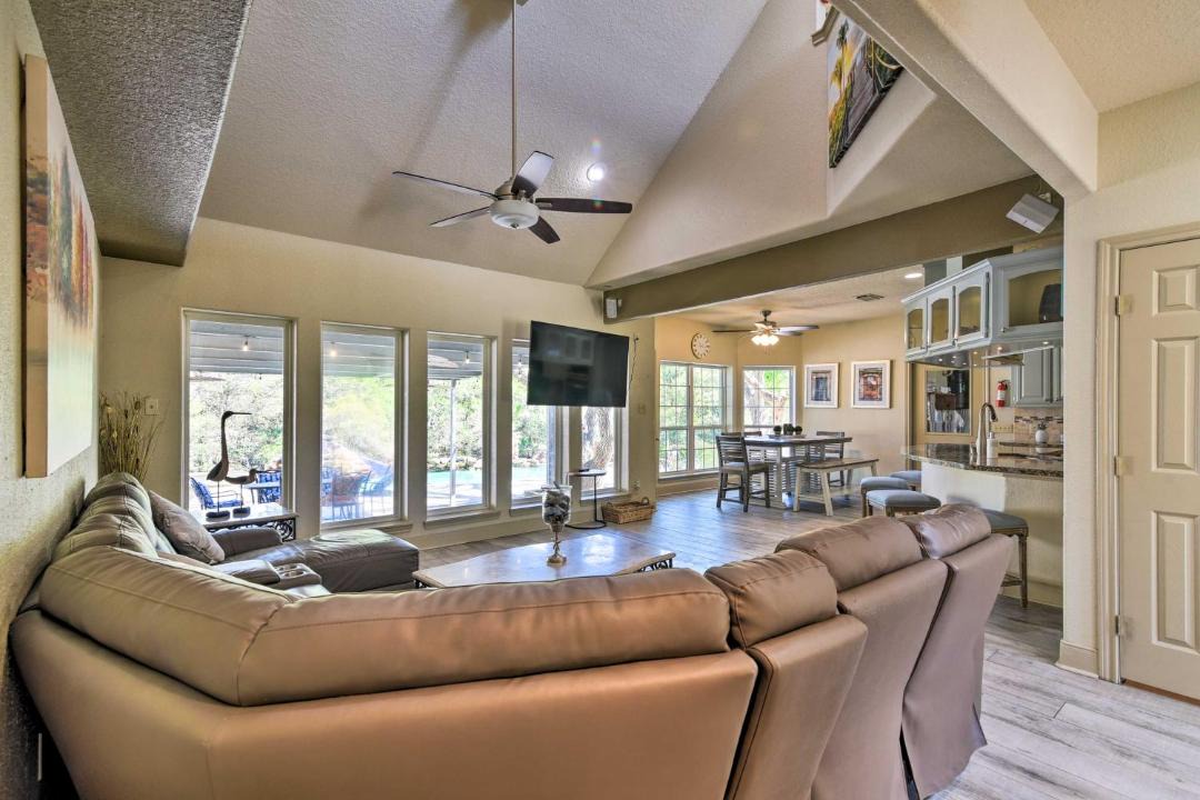 Photo of Livingroom in Hitchcock
