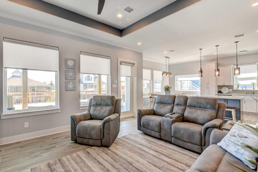 Photo of Livingroom in Terramar Beach