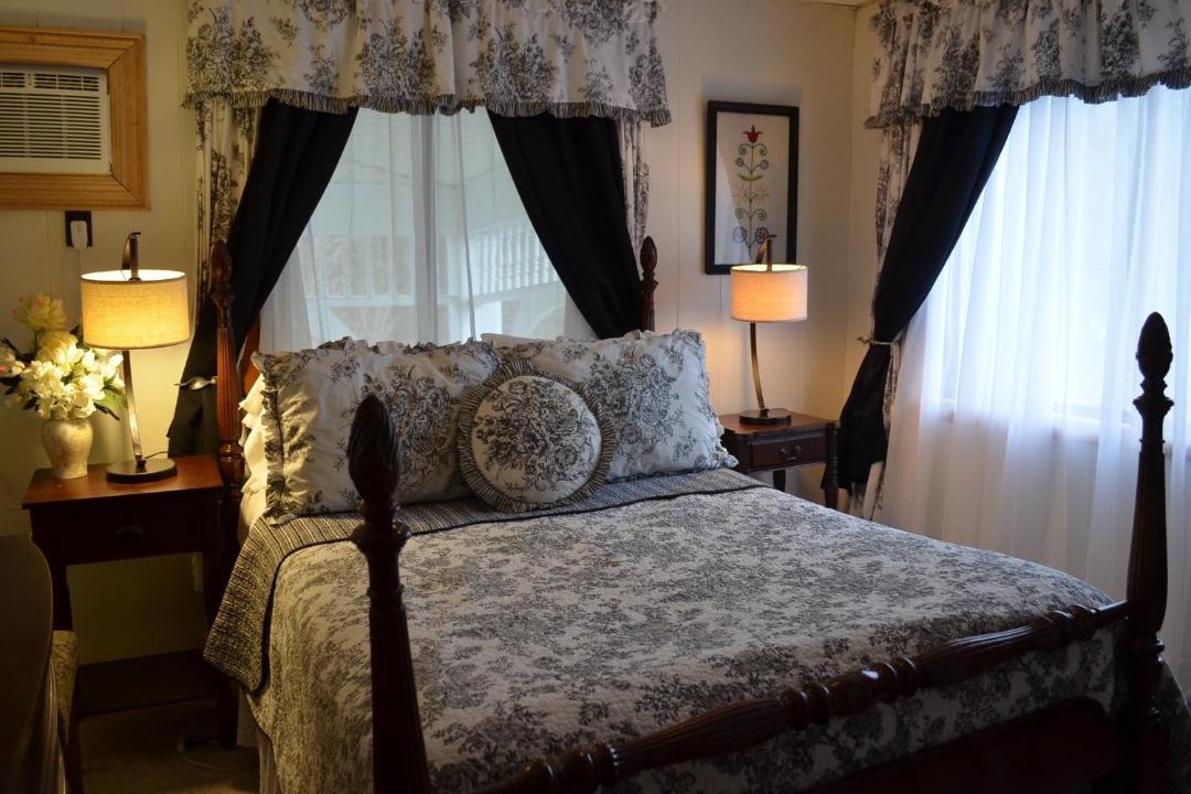 Photo of Bedroom in Purling