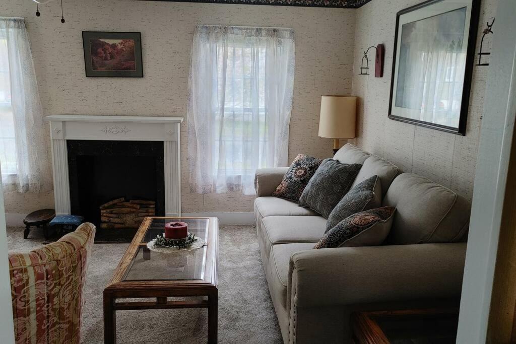 Photo of Livingroom in Canandaigua