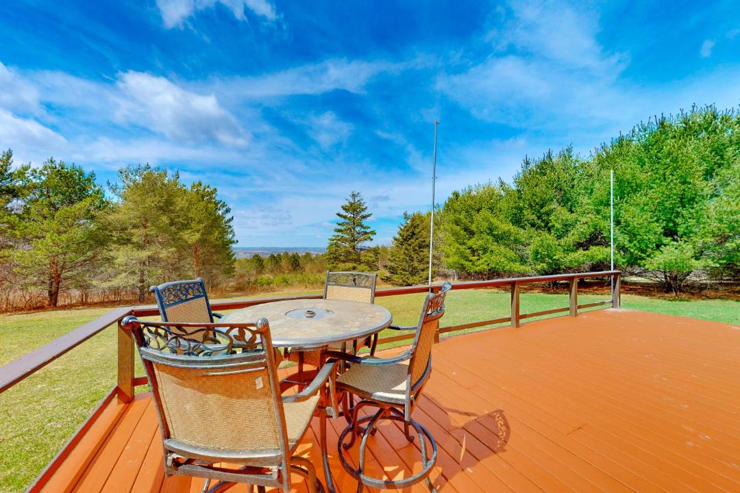 Photo of Patio Balcony in Watkins Glen