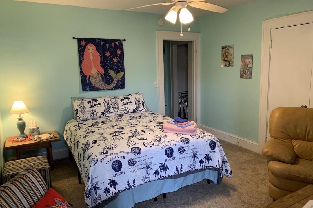 Photo of Bedroom in Willoughby Spit