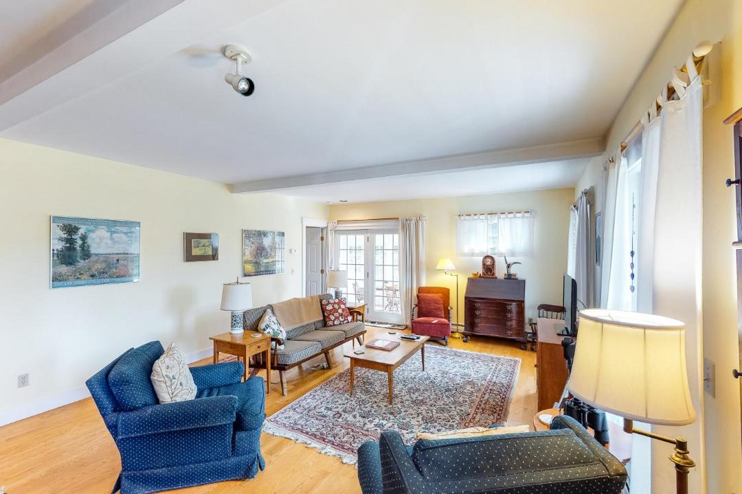 Photo of Livingroom in South Londonderry