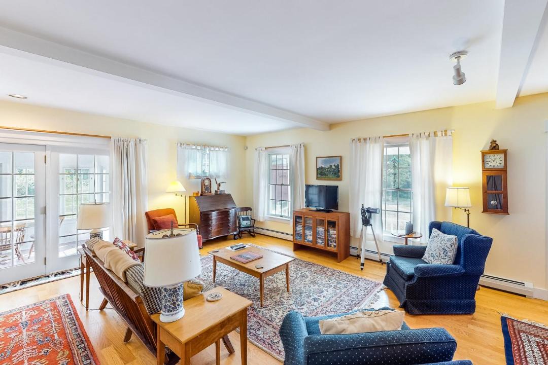Photo of Livingroom in South Londonderry