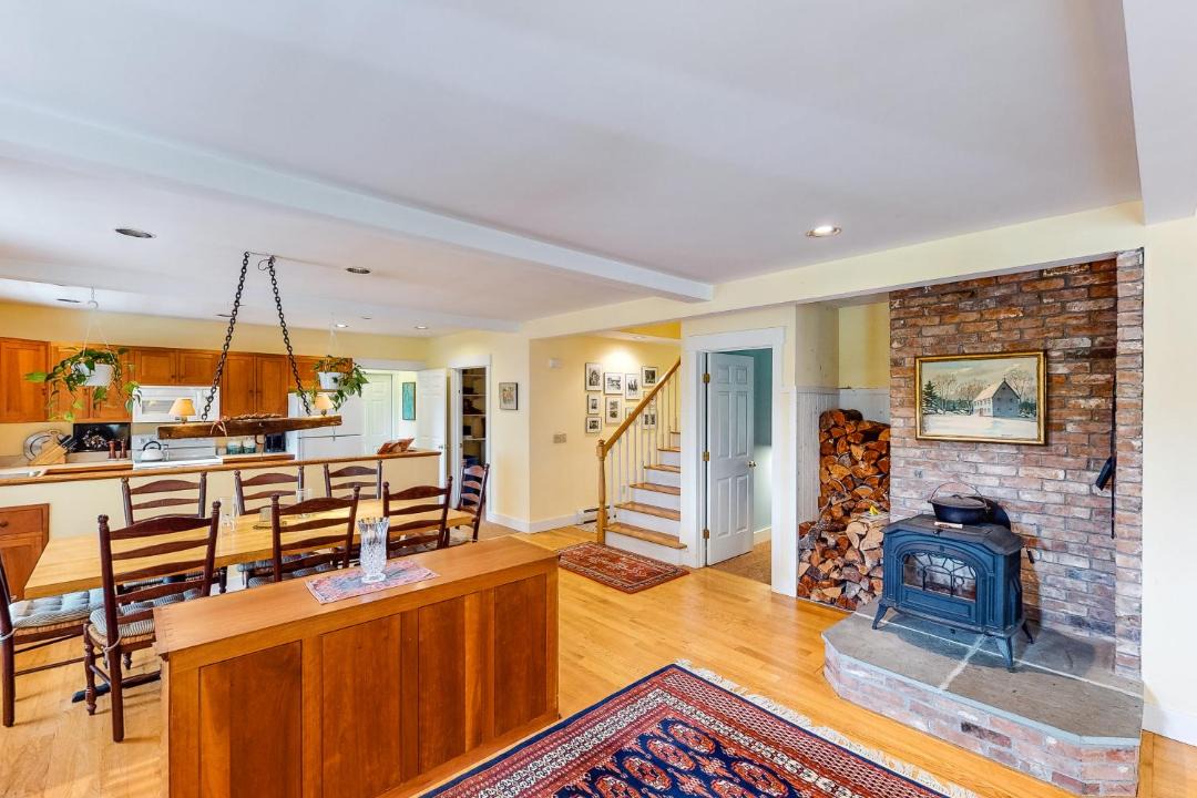 Photo of Livingroom in South Londonderry