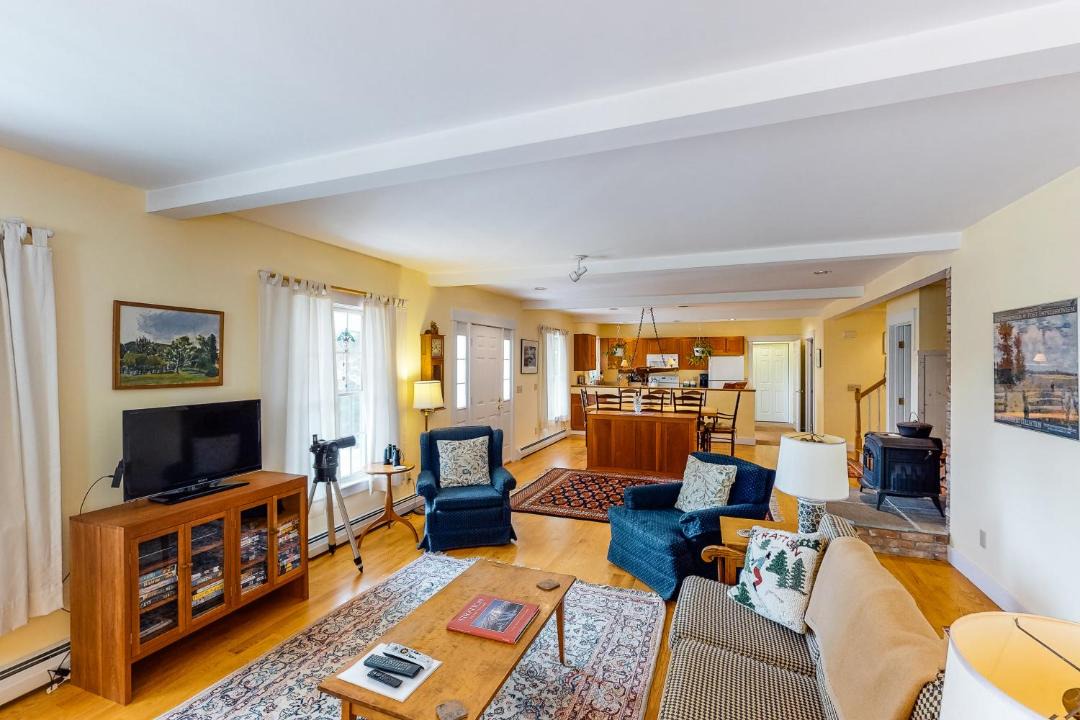 Photo of Livingroom in South Londonderry