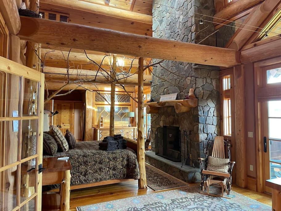 Photo of Livingroom in Cooperstown - Otsego Lake