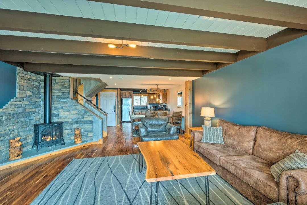 Photo of Livingroom in East Burke