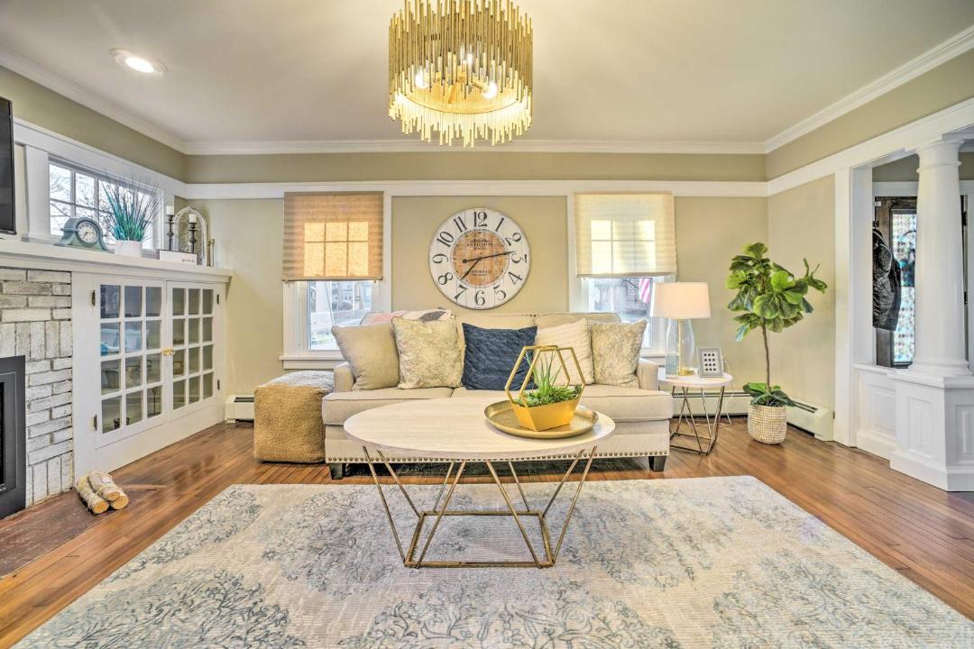 Photo of Livingroom in Glens Falls
