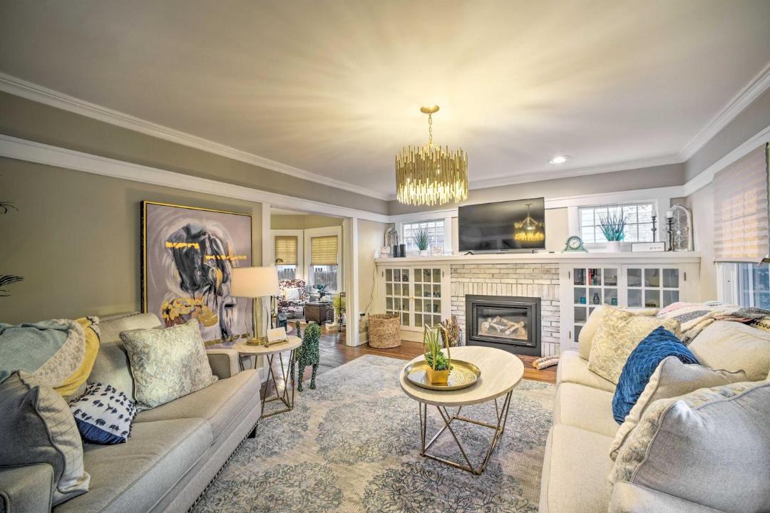 Photo of Livingroom in Glens Falls