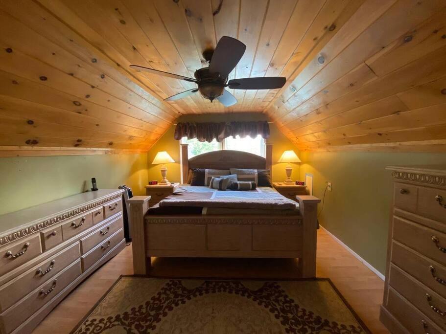 Photo of Bedroom in Johnsburg