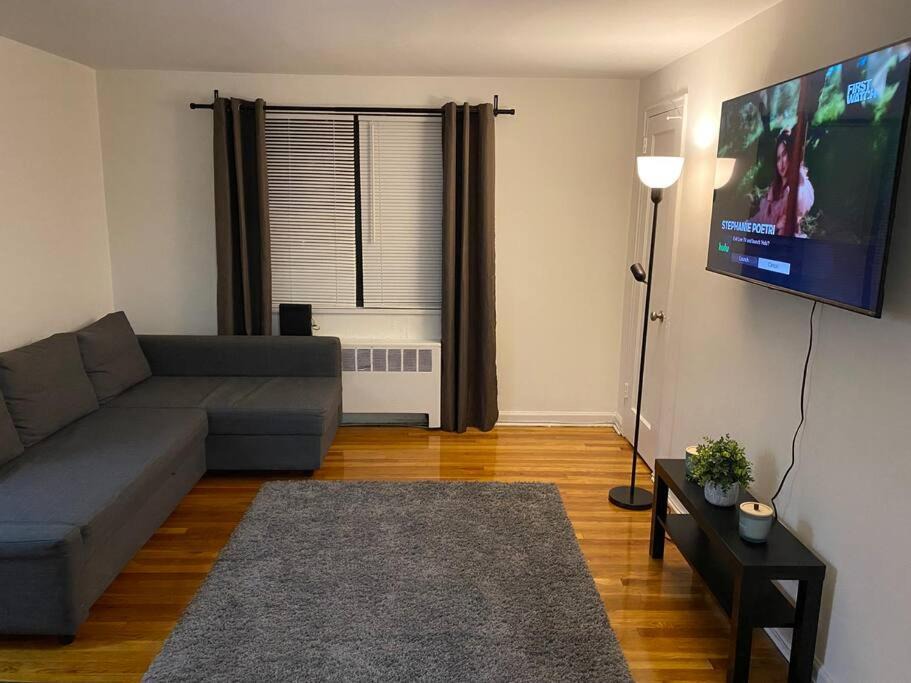 Photo of Livingroom in Snyder Square