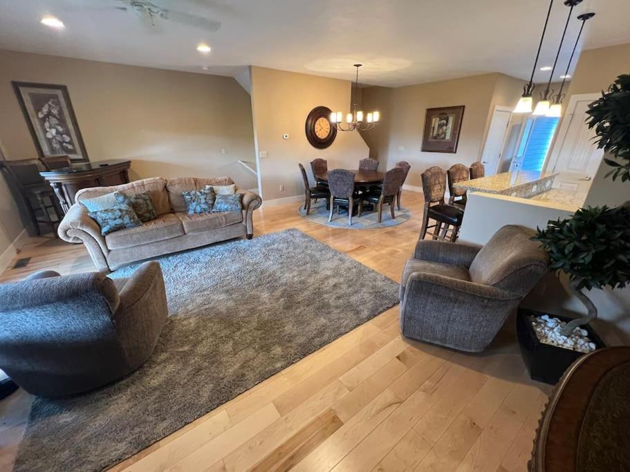 Photo of Livingroom in McHenry