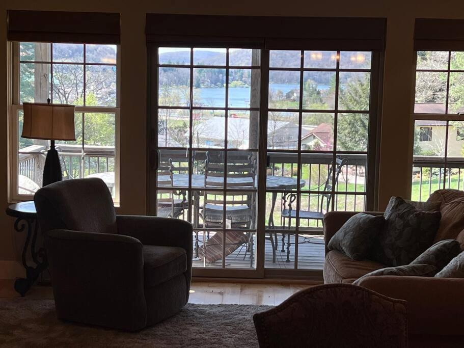 Photo of Livingroom in McHenry