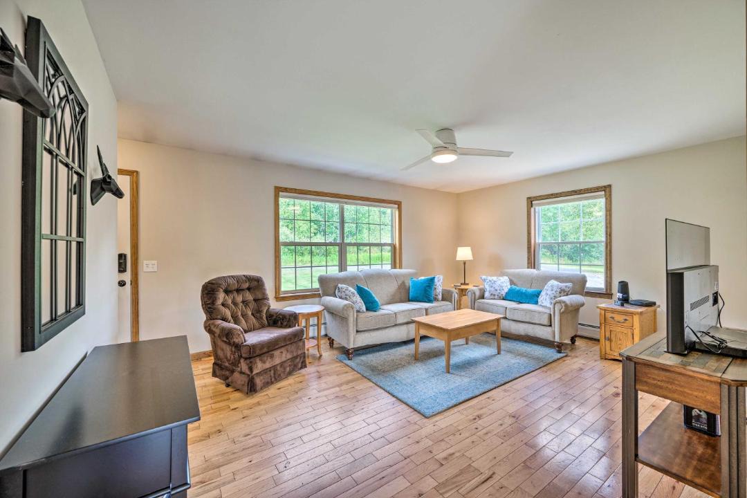 Photo of Livingroom in East Randolph