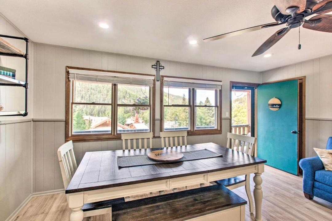 Photo of Livingroom in Red River