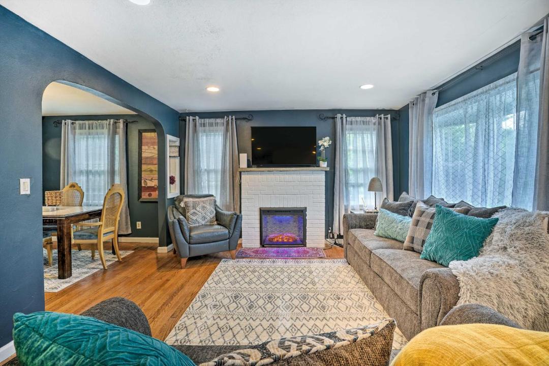 Photo of Livingroom in Eastside