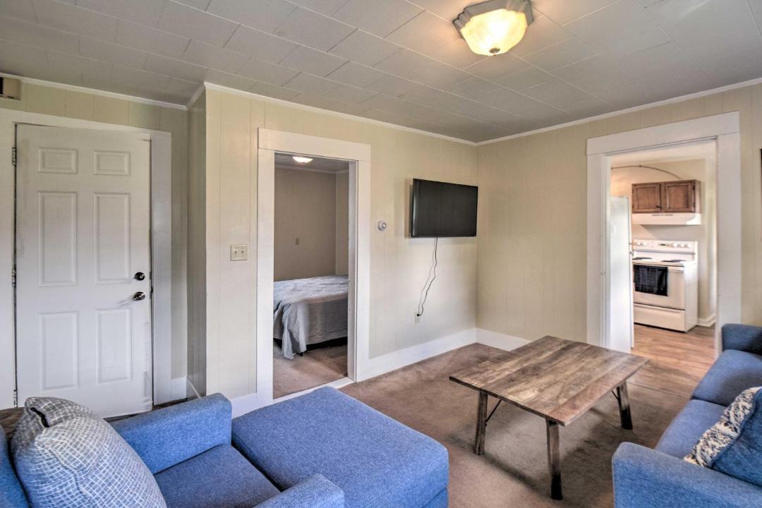 Photo of Livingroom in Meredith