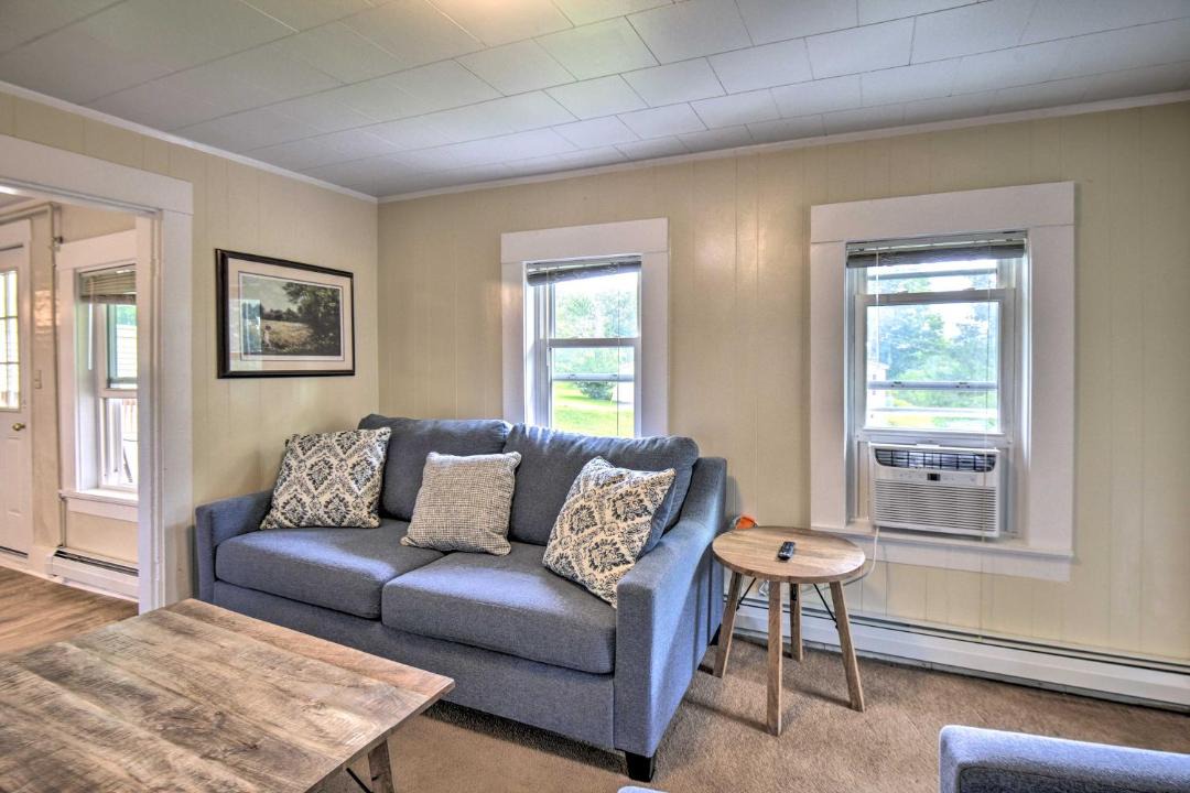 Photo of Livingroom in Meredith