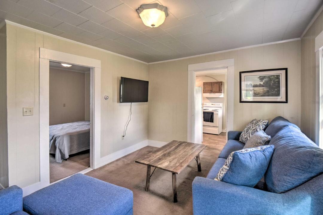 Photo of Livingroom in Meredith