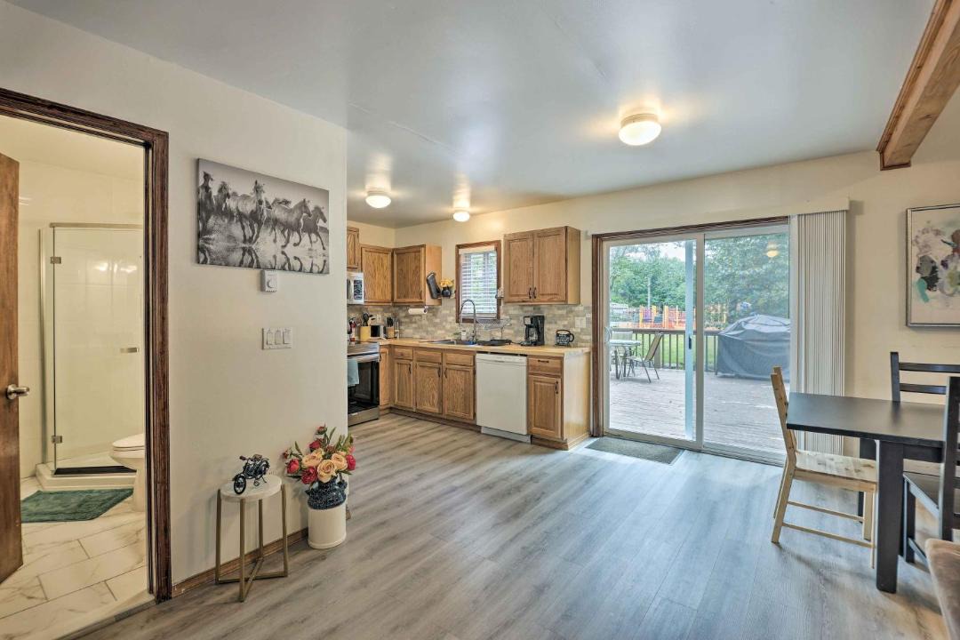 Photo of Livingroom in Tobyhanna
