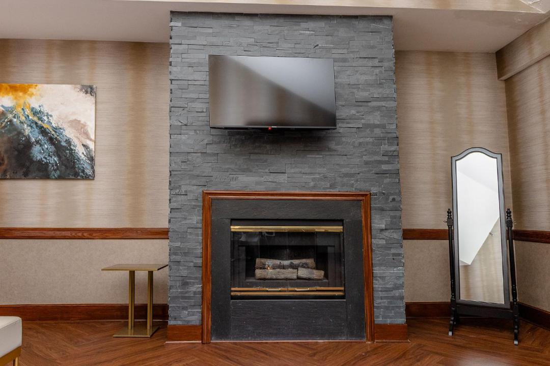 Photo of Livingroom in Tyngsboro