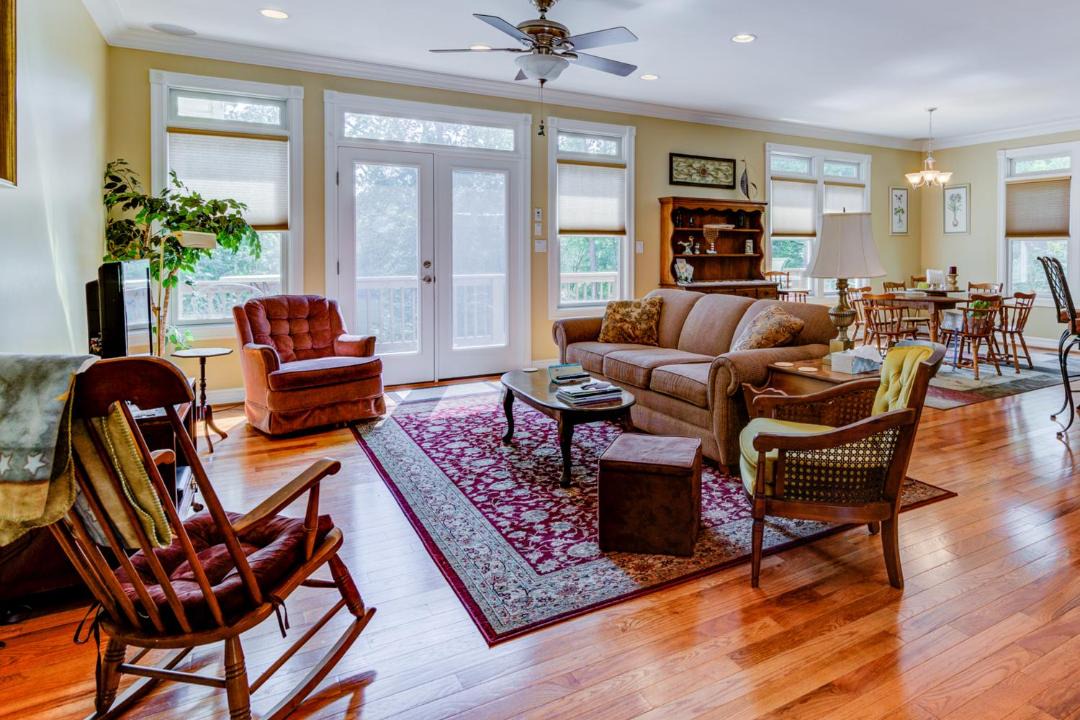 Photo of Livingroom in Westlake Corner