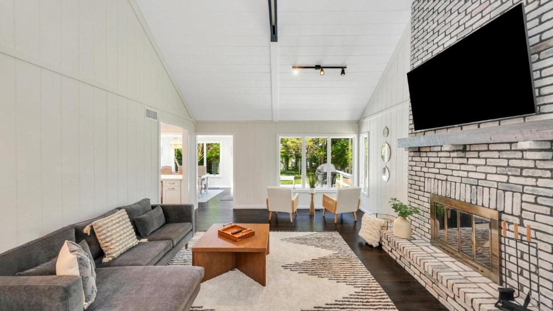 Photo of Livingroom in Lion Head Beach
