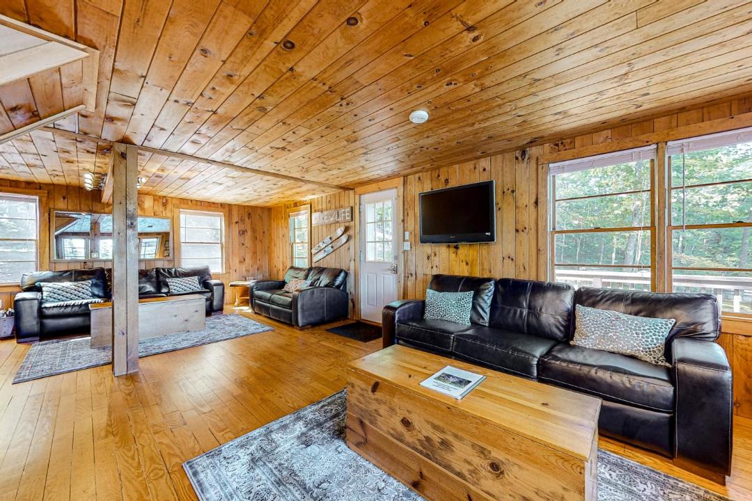 Photo of Livingroom in Pine River Pond